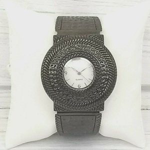 Women's Cuff Bracelet Watch H2